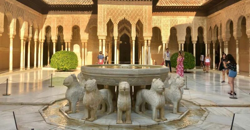 Alhambra: Guided Private Tour with Fast-Track Entry - The Experience in Detail
