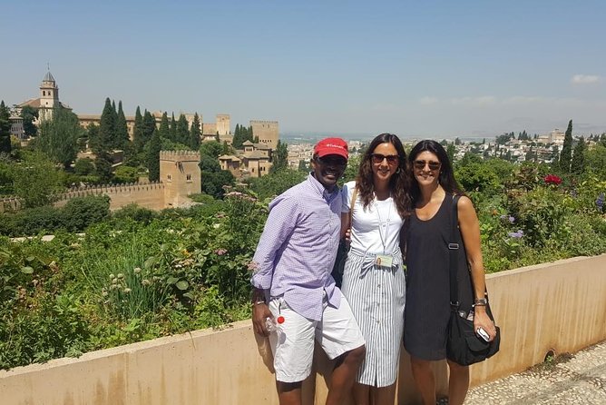 Alhambra Highlights Private Tour With Nazaries Palaces - Traveler Tips and Reviews