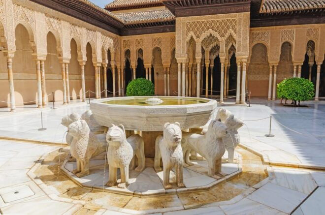 Alhambra & Nasrid Palace: Private Tour With Tickets - Inclusions and Features