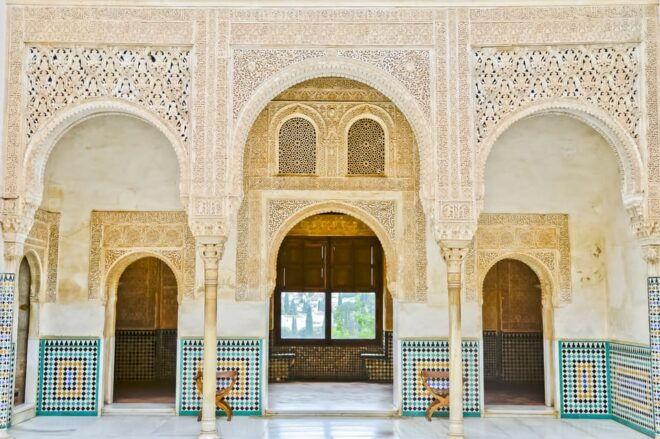 Alhambra & Nasrid Palace: Private Tour With Tickets - Visitor Ratings and Reviews