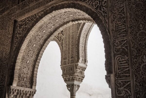Alhambra & Nasrid Palace: Private Tour With Tickets - Tour Duration and Languages