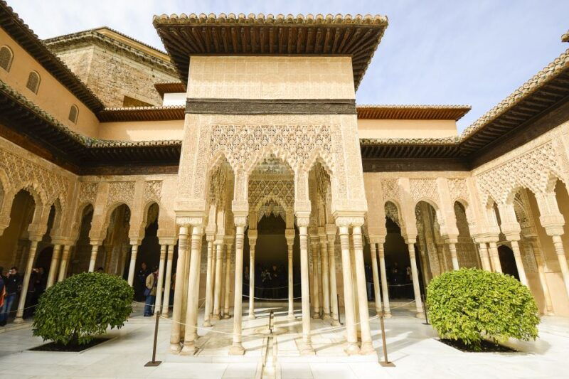 Alhambra, Nasrid Palaces, and Generalife 3-Hour Guided Tour - Highlights of the Alhambra