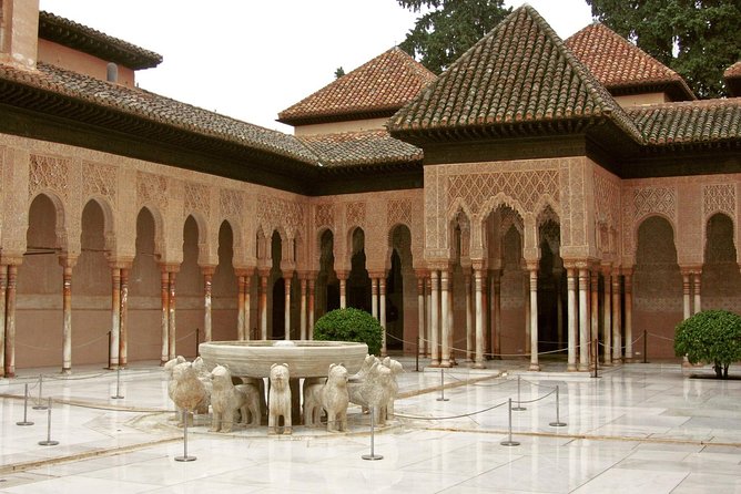 Alhambra Nasrid Palaces & Generalife Semiprivate Guided Tour - Tour Overview