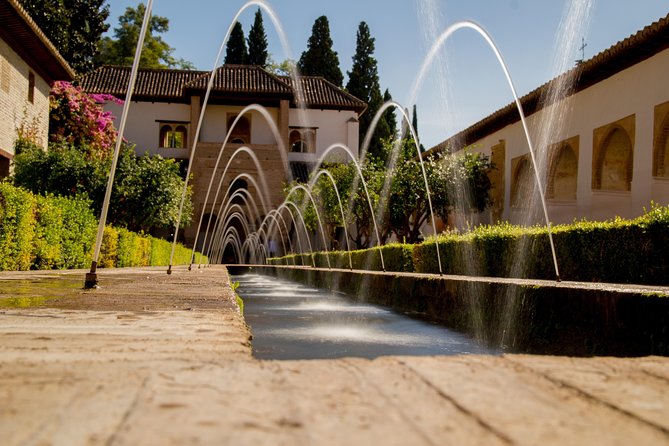 Alhambra Nasrid Palaces & Generalife Semiprivate Guided Tour - Reviews