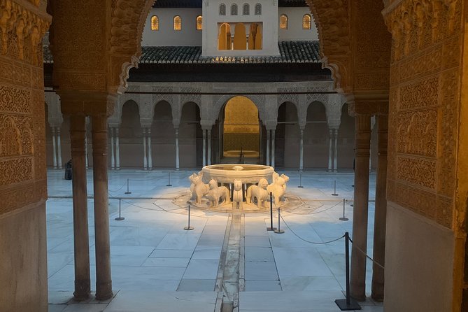 Alhambra: Night Visit to Nasrid Palaces - Language and Guide Issues