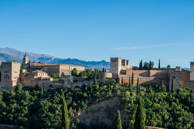 Alhambra Palace and Albaicin Tour With Skip the Line Tickets From Seville - Albaicin Neighborhood