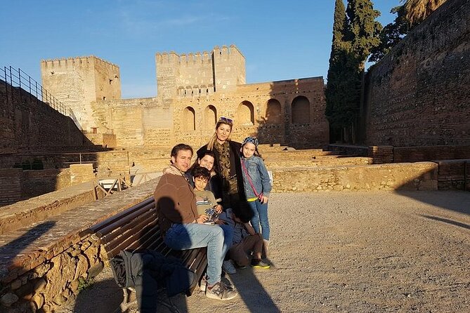 Alhambra: Private Tour for Families - Meeting and Pickup Details