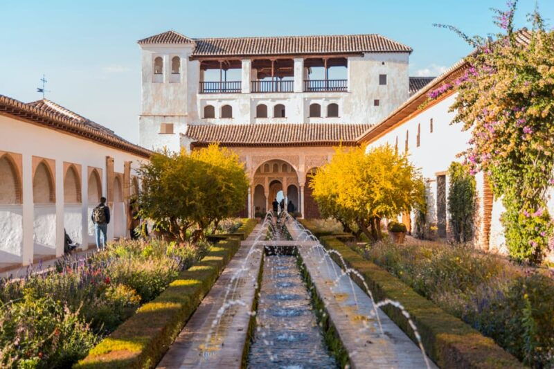 Alhambra Private Tour: Nasrid Palaces, Alcazaba & Generalife - Good To Know