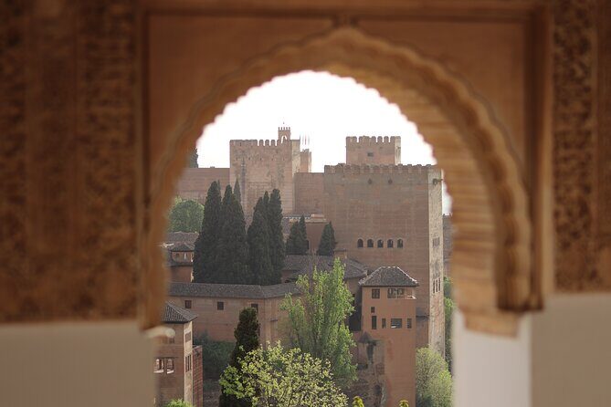 Alhambra Private Tour with tickets - Practical Tips for Visitors