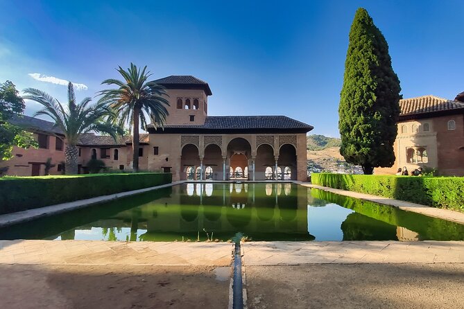 Alhambra Private Tour With Tickets Included - Opening Hours and Visit Tips