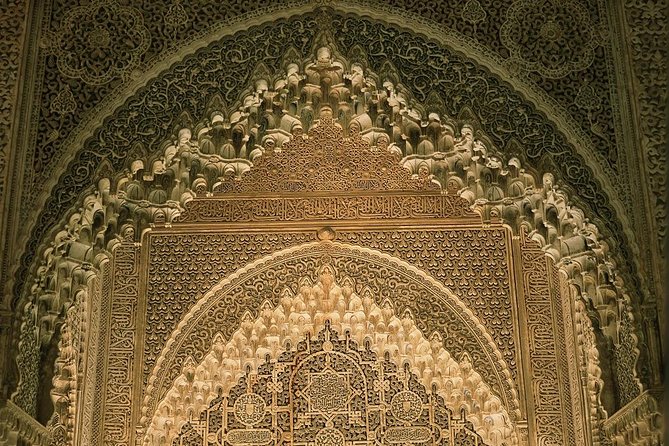 Alhambra Skip-The-Line Private Tour Including Nasrid Palaces - Nasrid Palaces and Alhambra Tour Highlights