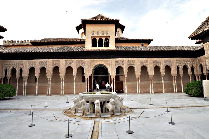 Alhambra: Small Group Tour With Local Guide & Admission - Whats Included in the Tour