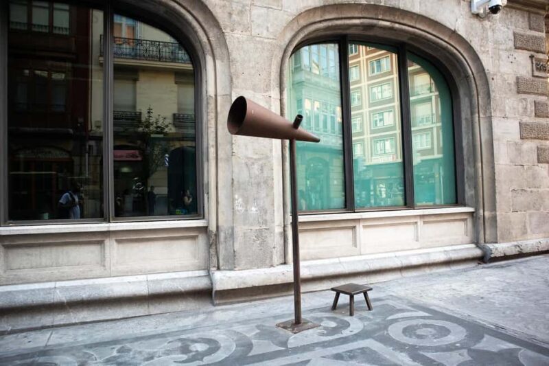 Alhóndiga de Bilbao: Art explained by Artists - Practical Details and Tips