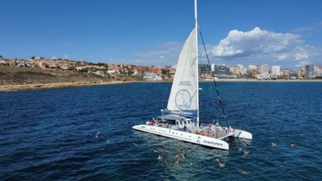 Alicante: Afternoon Cruise With Appetizer and Live Music - Meeting Point