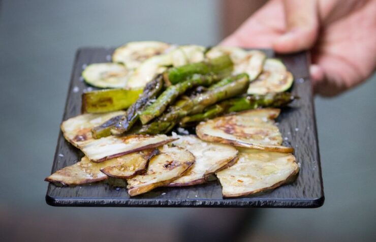 Alicante: Central Market Guided Food Tour With Tapas Bars - Tour Duration and Logistics