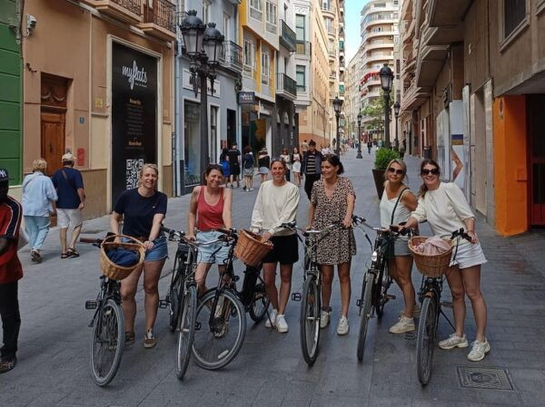 Alicante: City and El Palmeral Tour on City Bike - Frequently Asked Questions