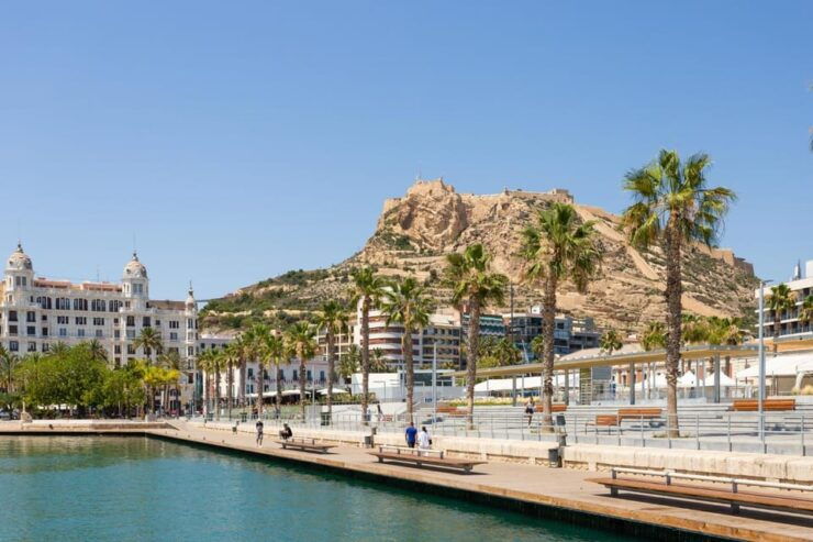 Alicante: Express Walk With a Local in 60 Minutes - Good To Know
