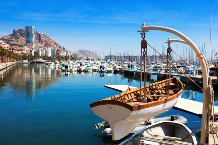 Alicante: Express Walk With a Local in 60 Minutes - Experience Coastal Life and Beaches