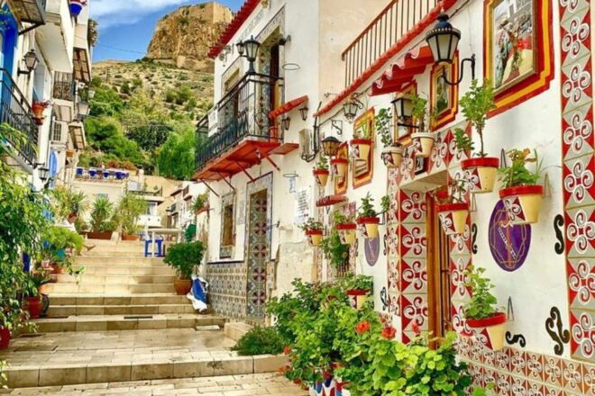 Alicante: Guided City Highlights Walking Tour - Tour Itinerary