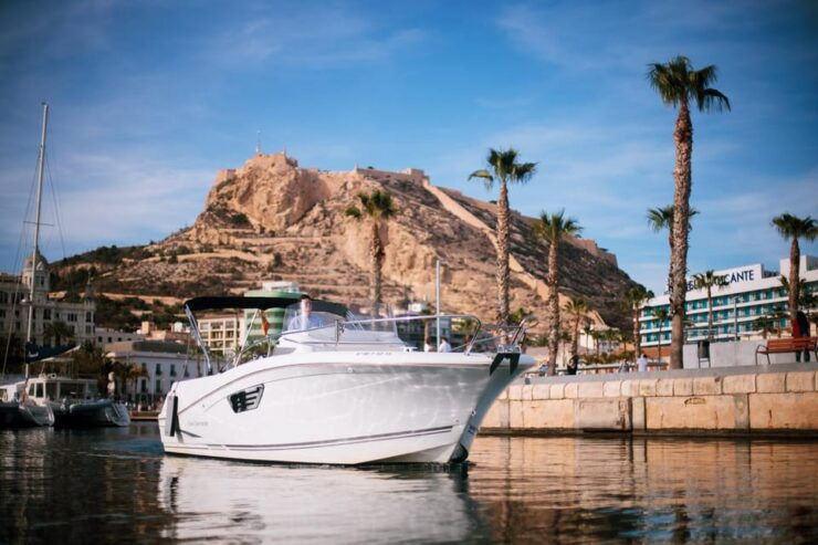 Alicante: Nautical Tour With Professional Tourist Guide - Good To Know