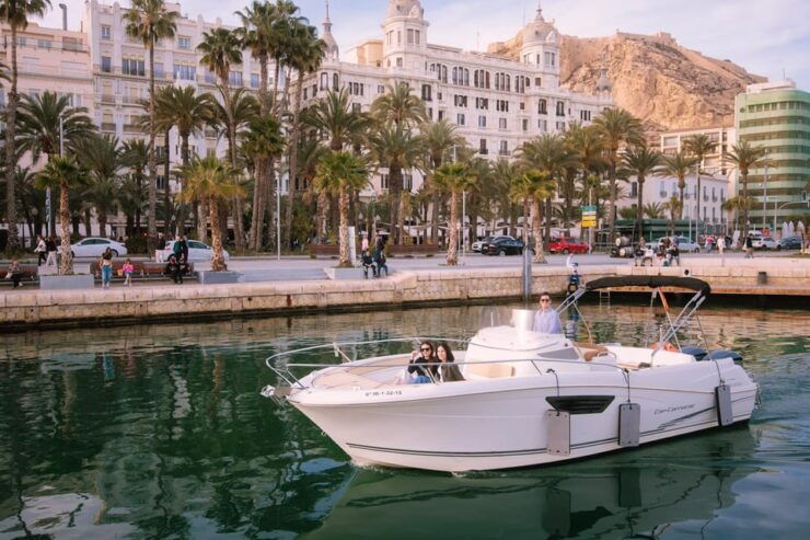 Alicante: Nautical Tour With Professional Tourist Guide - Activity Highlights