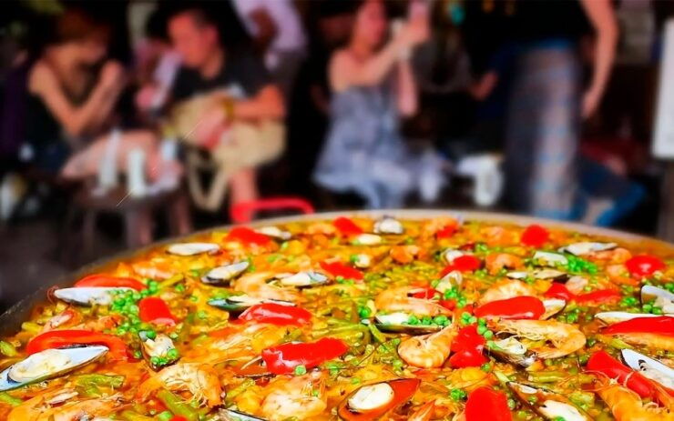 Alicante: Old Town Walking Tour & Paella Show - Tour Details