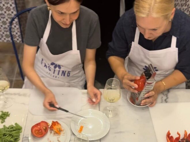 Alicante Paella Cooking Class, Tapas, Drinks and Market - Participant Details