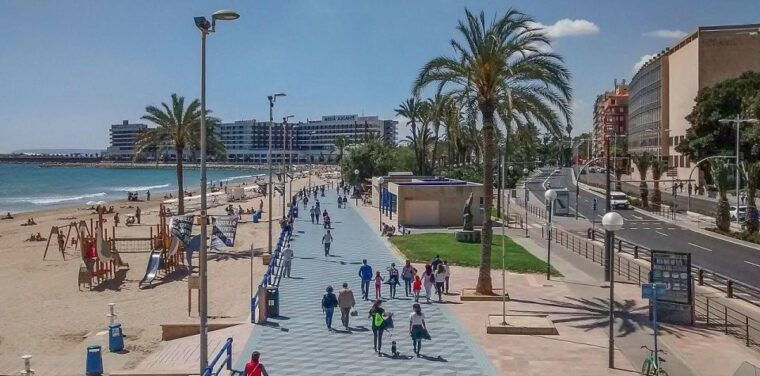 Alicante Private Tour With Castle and Drinks - Wandering Through the Old Town-Santa Cruz