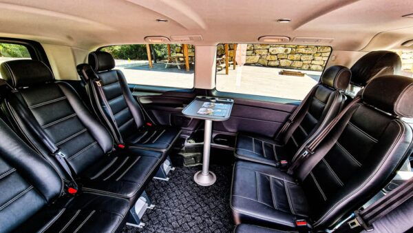 Alicante: Private Transfer Alicante Airport - Benidorm - Multilingual Support
