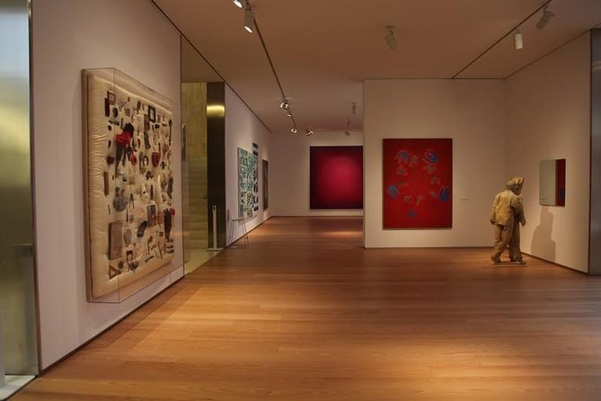 Alicante Through Its Museums With an Aperitivo - Meeting Point and Guide Information