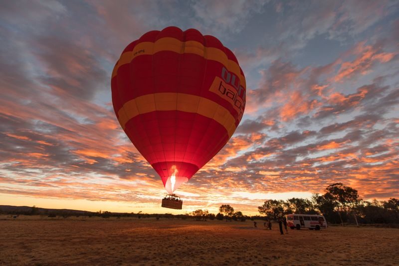 Alice Springs Early Morning Hot Air Balloon Experience - Landing, pack-up and a simple breakfast