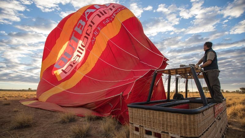 Alice Springs Early Morning Hot Air Balloon Experience - Cost, flight length and what the price buys