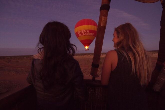 Alice Springs: Early Morning Hot Air Balloon Flight - Wildlife Sightings and Desert Landings