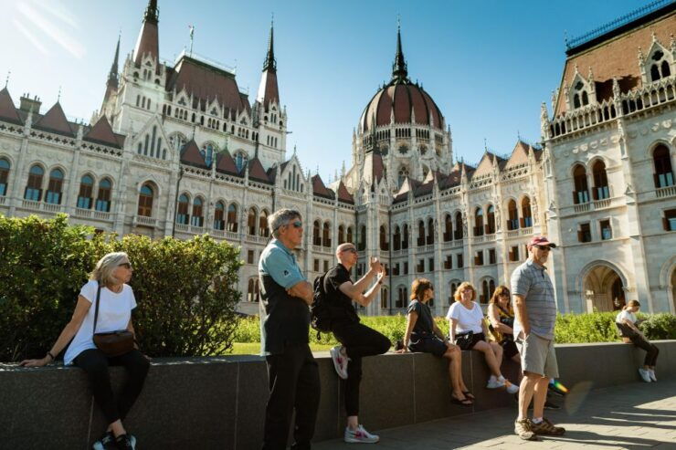 All About Budapest: 6-Hr Walking Tour With 3-Course Lunch - Tour Highlights