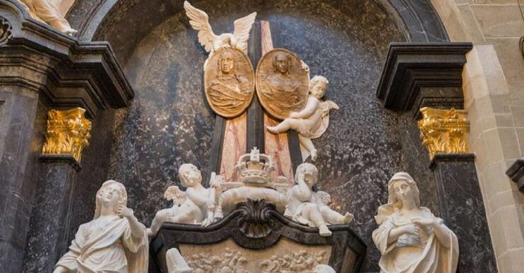All Faces of the Krakow Royal Cathedral With a Guide - Architectural Evolution of the Cathedral
