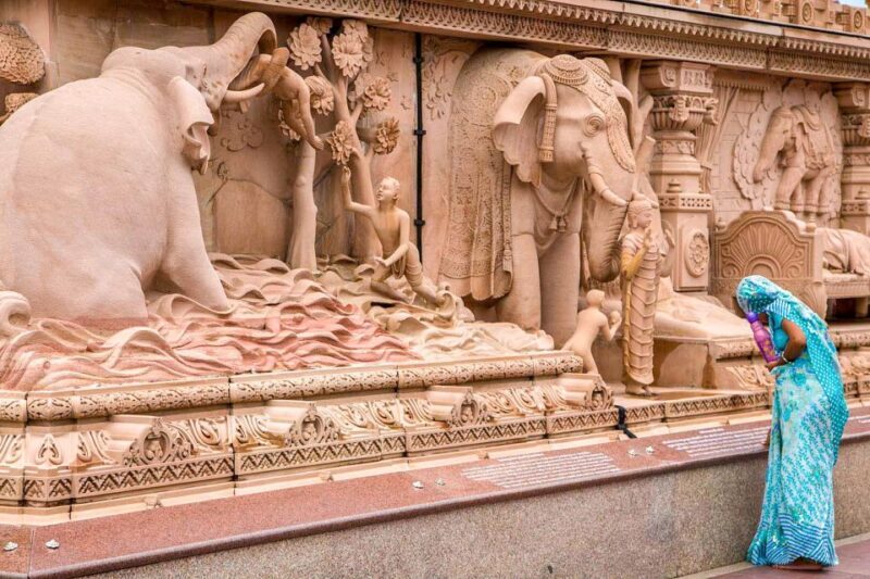All Inclusive Akshardham Temple Tour with Light & Water Show - Good To Know
