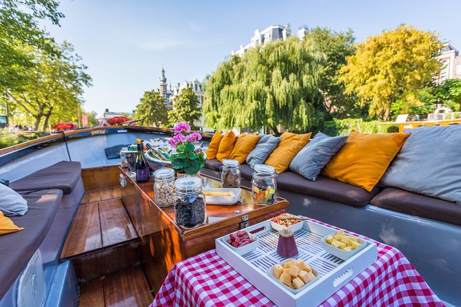 All-Inclusive Amsterdam Canal Cruise by Captain Jack - Whats Included