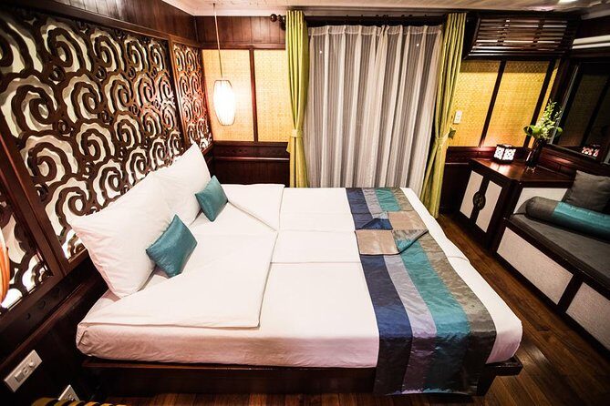 All inclusive Bhaya 2-Day Halong Bay Tour - Day 2: Exploring the Depths and Views of Ha Long Bay