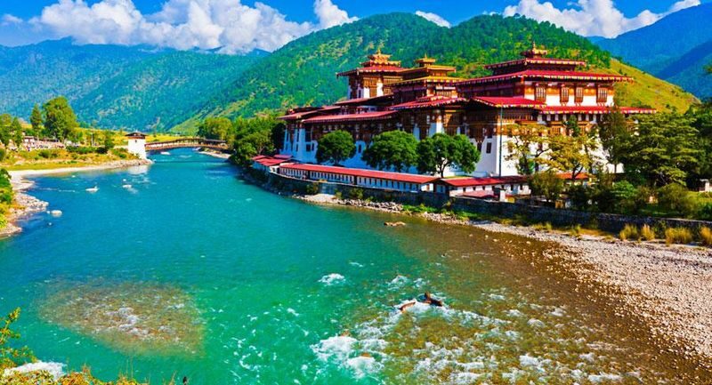 All Inclusive Bhutan tour (3 to 7 days Multiple Options) - A first route through Bhutan’s valleys and sacred sites