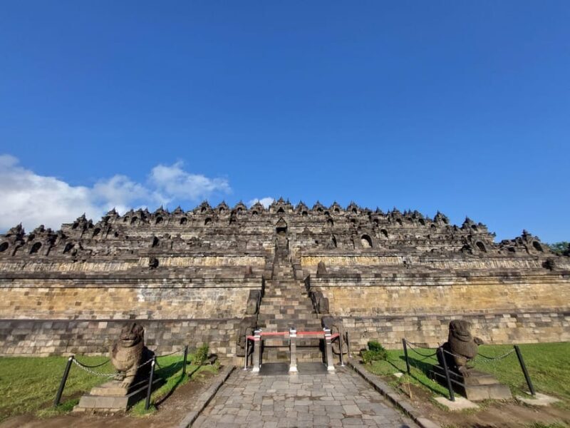 All-inclusive Borobudur Sunrise & Prambanan Temple Tour - FAQ