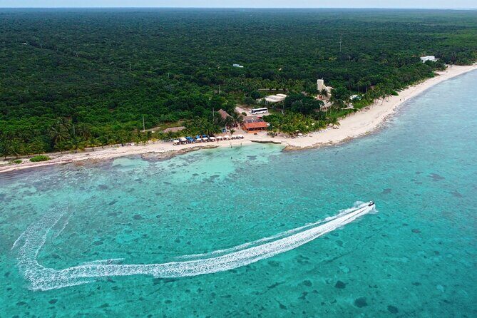 All-inclusive entrance to Palm Beach in Cozumel - The Entrance and Facilities
