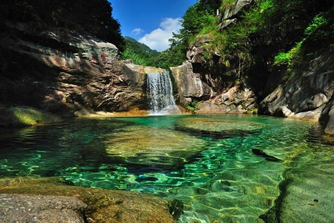 All Inclusive Half Day Private Tour of Emerald Valley & Huiyun Show-No Shopping - Good To Know