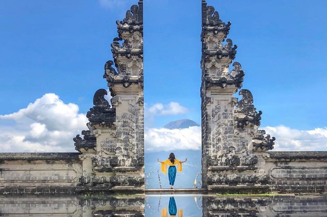 All Inclusive: Lempuyang Temple - Royal Palace - Best Waterfall and Jungle Swing - Lempuyang Temple: Gateway to Heaven