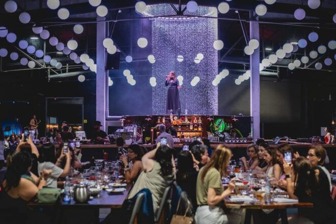 All-Inclusive Lunch - Entertainment and Ambiance