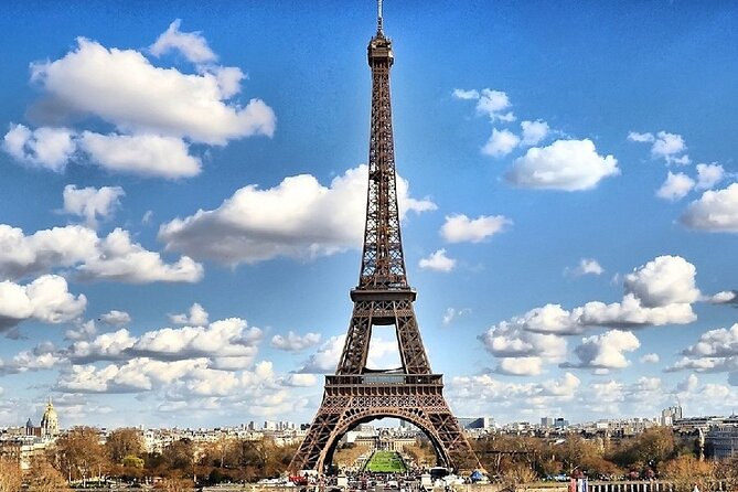 All Inclusive Paris: Full-Day Walking Tour With the Eiffel Tower - Strolling Through the City Center