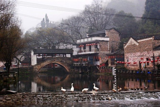 All Inclusive Private Day Trip to Liujiaqiao Village and Yinshui Cave From Wuhan - Itinerary Details