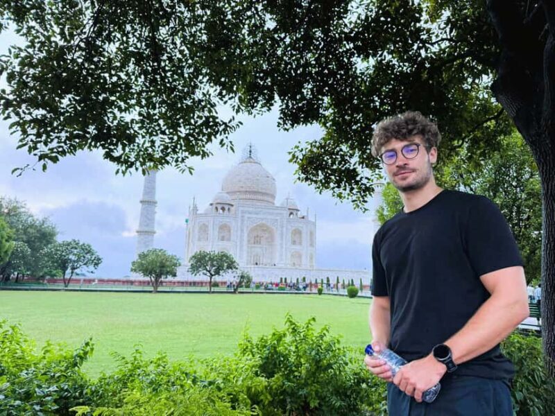 All-Inclusive Sunrise Taj Mahal, Agra Fort & Baby Taj Tour - Comfortable Return to Delhi