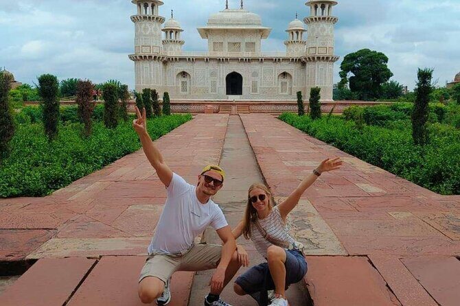 All Inclusive Taj Mahal, Agra Fort, Baby Taj Car with Tour Guide - Who Will Love This Tour?
