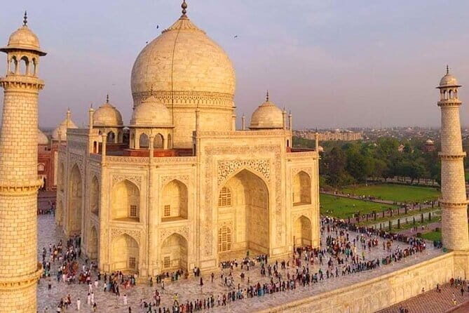 All Inclusive Taj Mahal, Agra Fort or Baby Taj Tour by SUV Car - The Sum Up