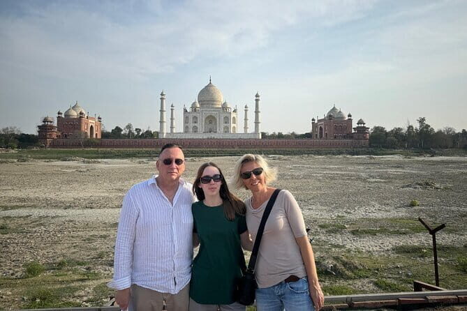 All Inclusive - Taj Mahal, Fort, Baby Taj Tour from Delhi by Car - Lunch at a 5-Star Hotel: A Refreshing Break